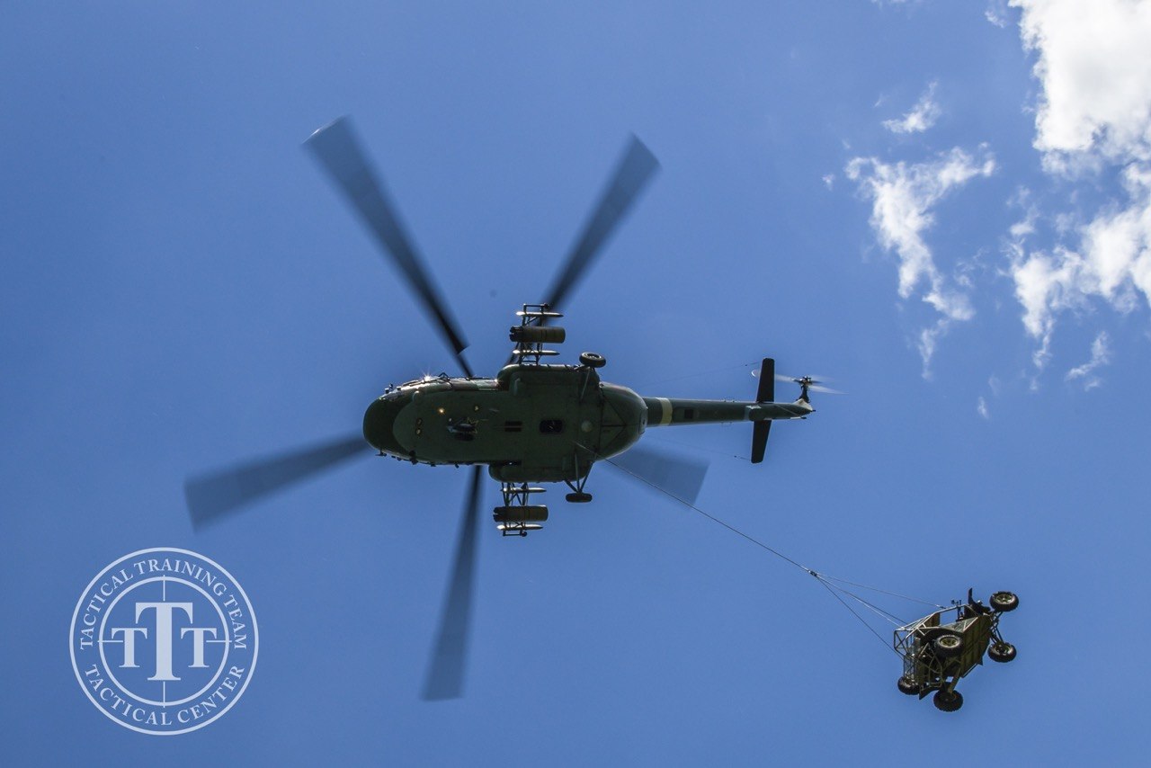 Helikopter nosi bagi